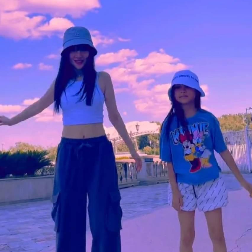 🌻白云朵朵