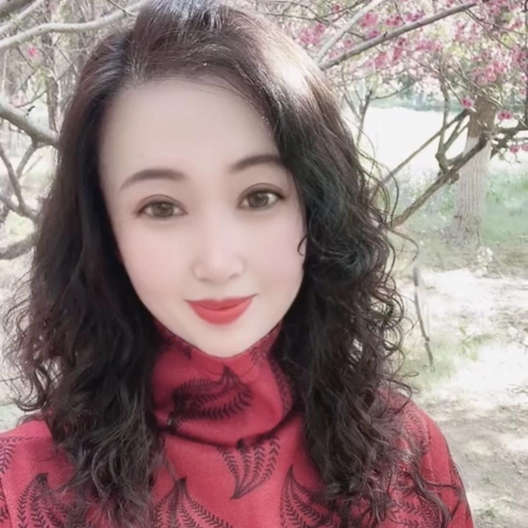 .美丽俏佳人.