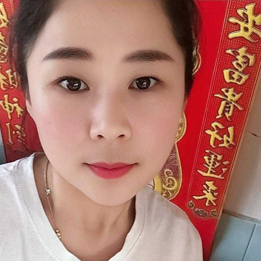 爱表演的小情人
