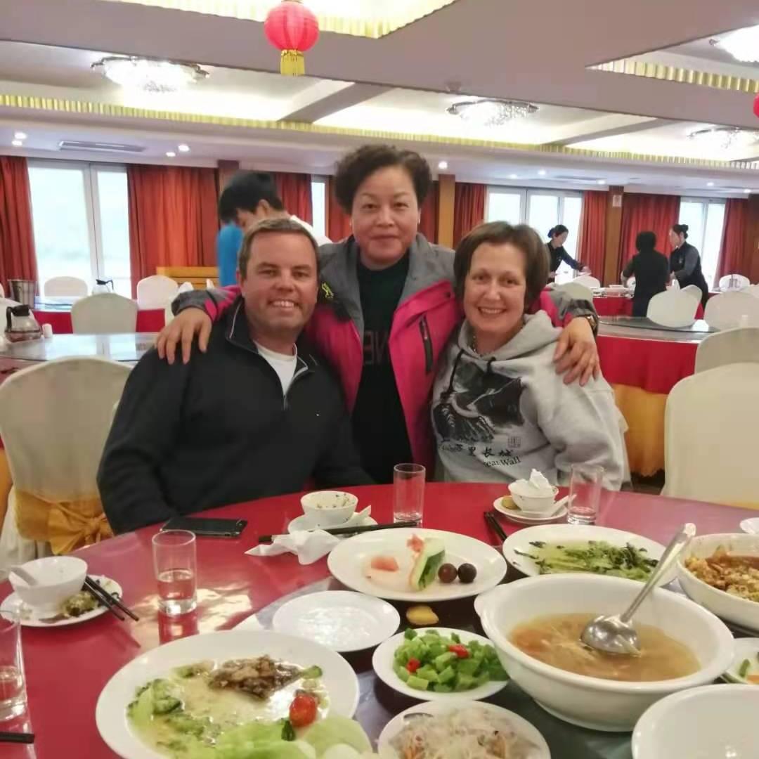 把酒倒满