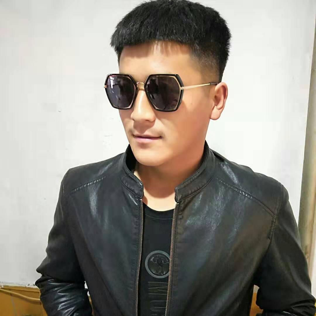 霸气小哥最情深