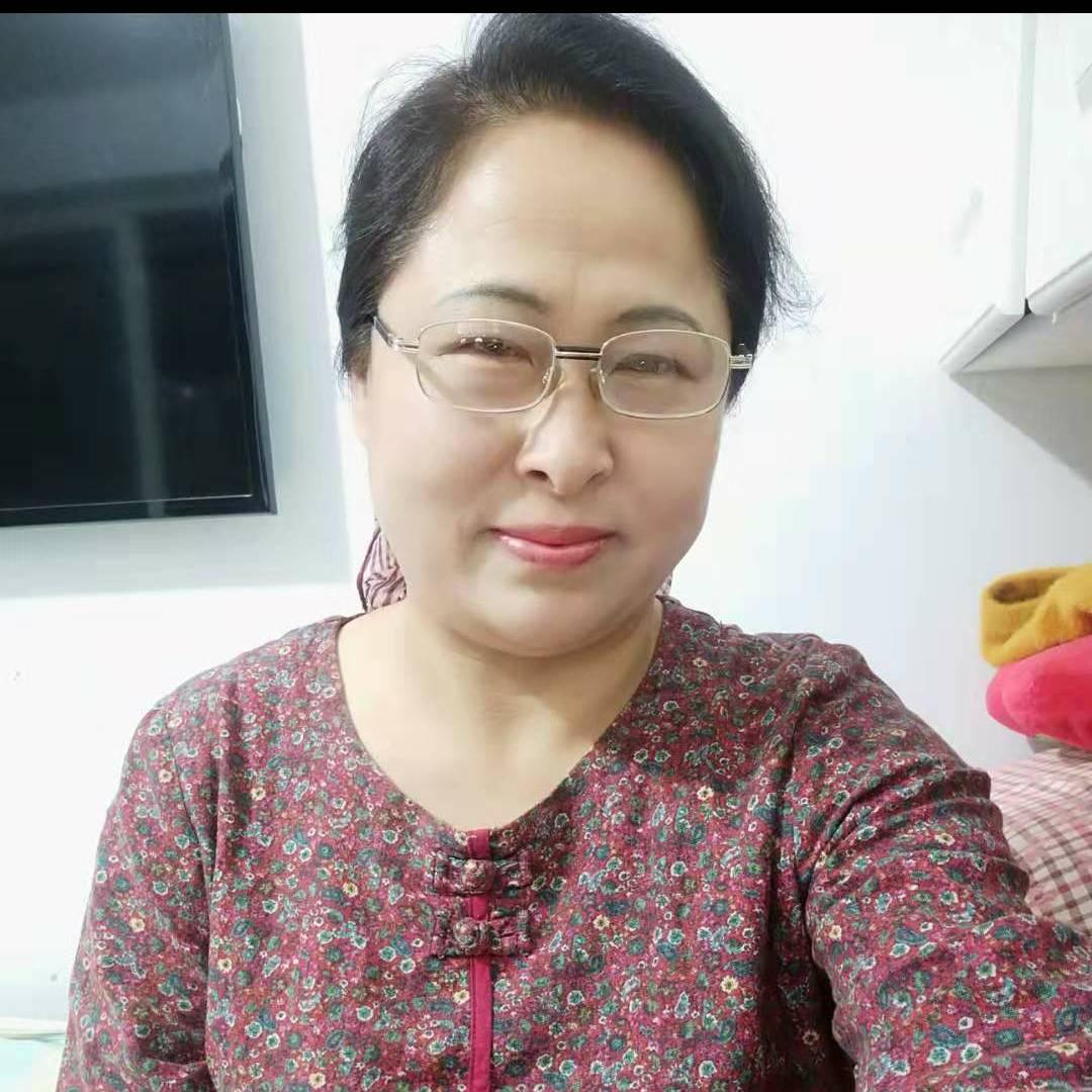 离不开猫狗的女人。