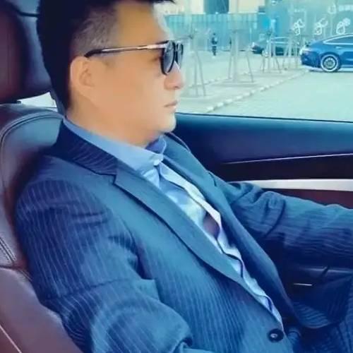 一个被嫌弃的大叔