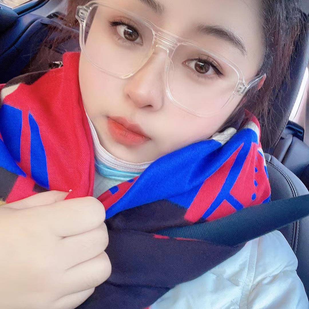 妞妞睡醒啦😄