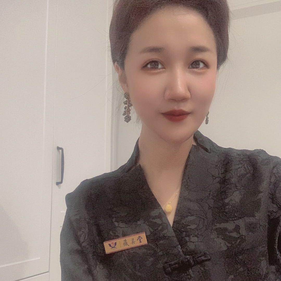 泡脚的小三妹