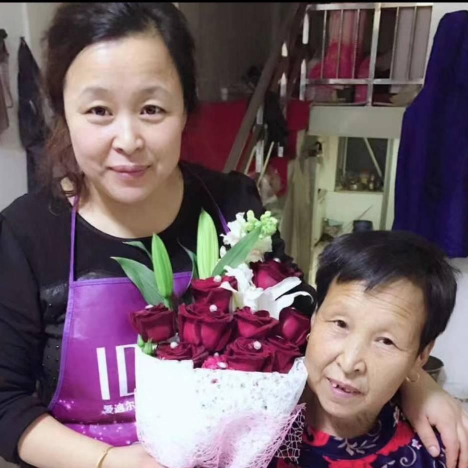 金剪子，理发7元