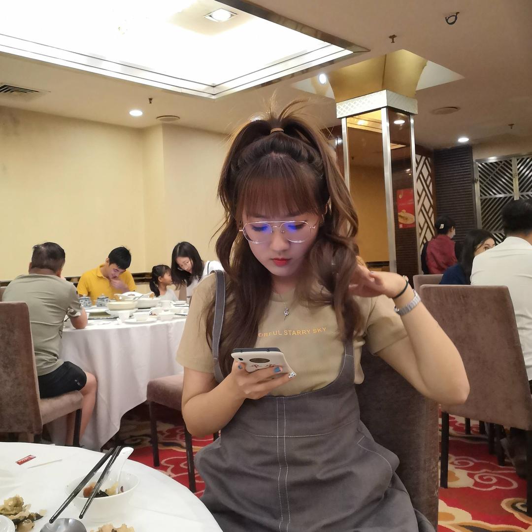 新8°女装折扣店