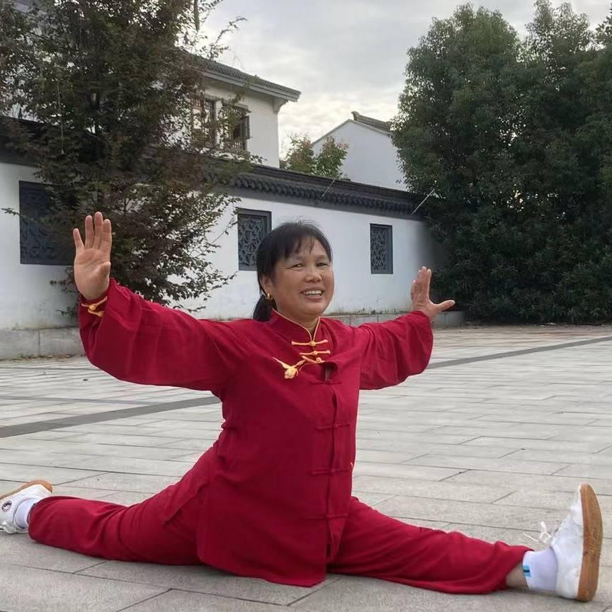 苏州丫头爱唱歌跳舞