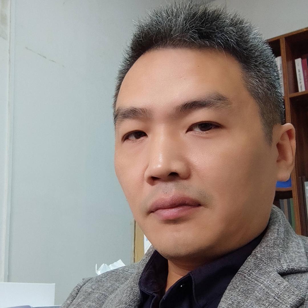 广安定制衣柜三老板