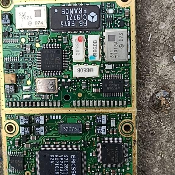 专收电子厂废品线路板。