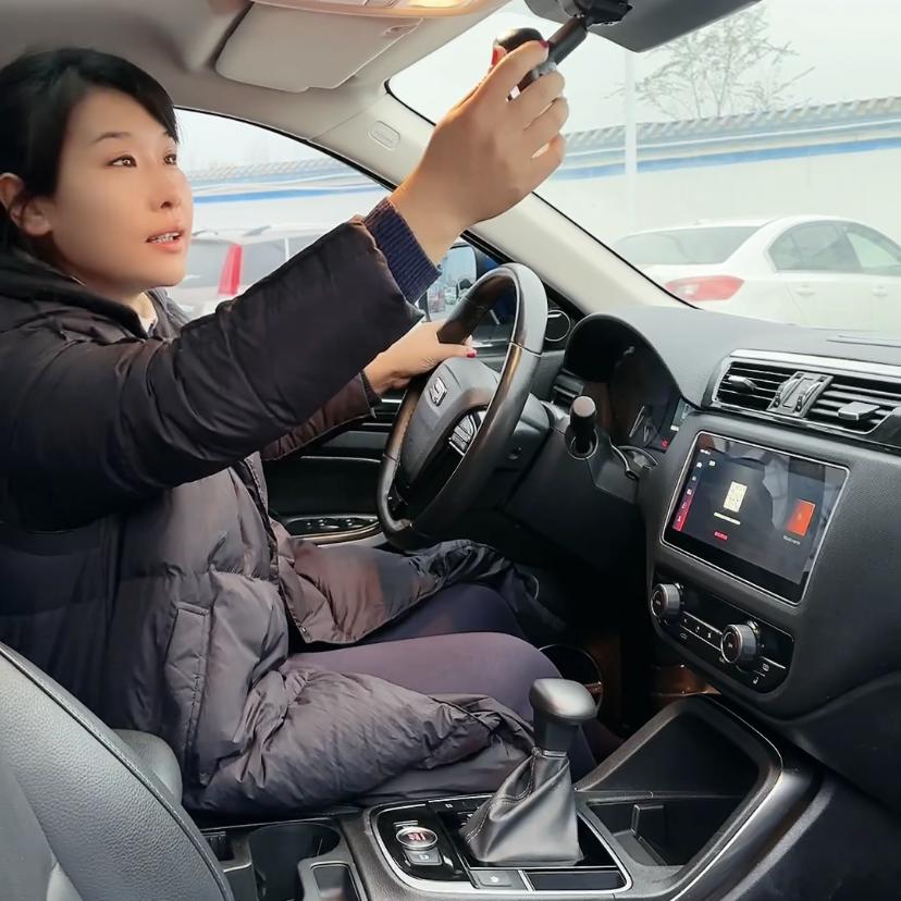 张漂亮二手车