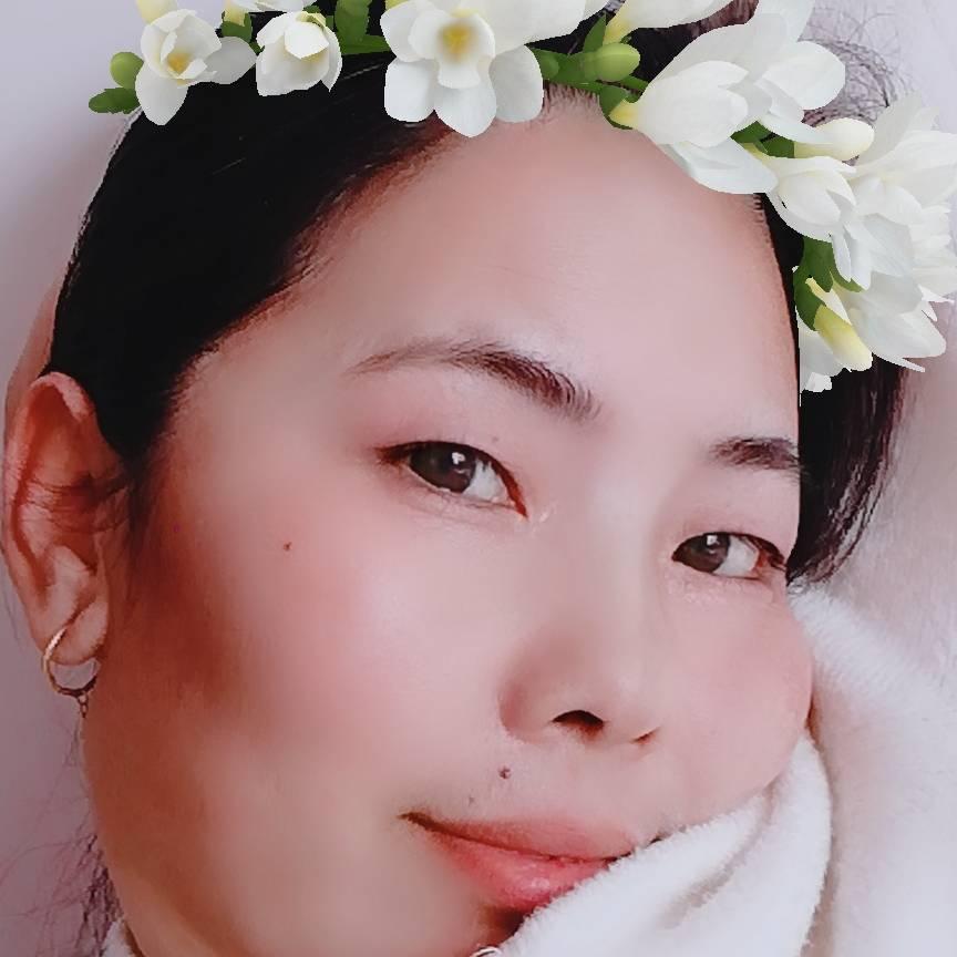 离异，独自撑伞一人行
