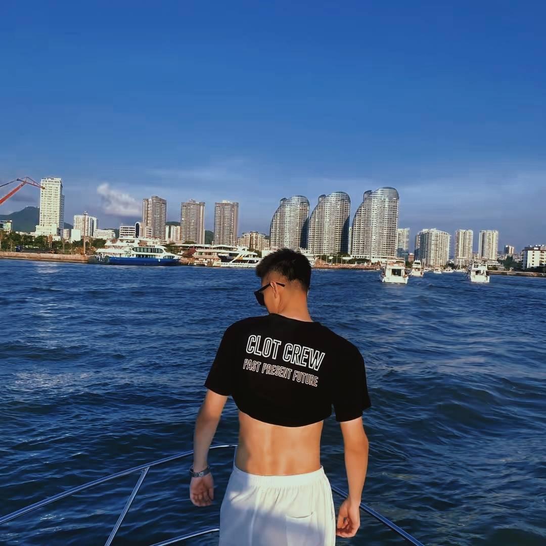 船长有点困_
