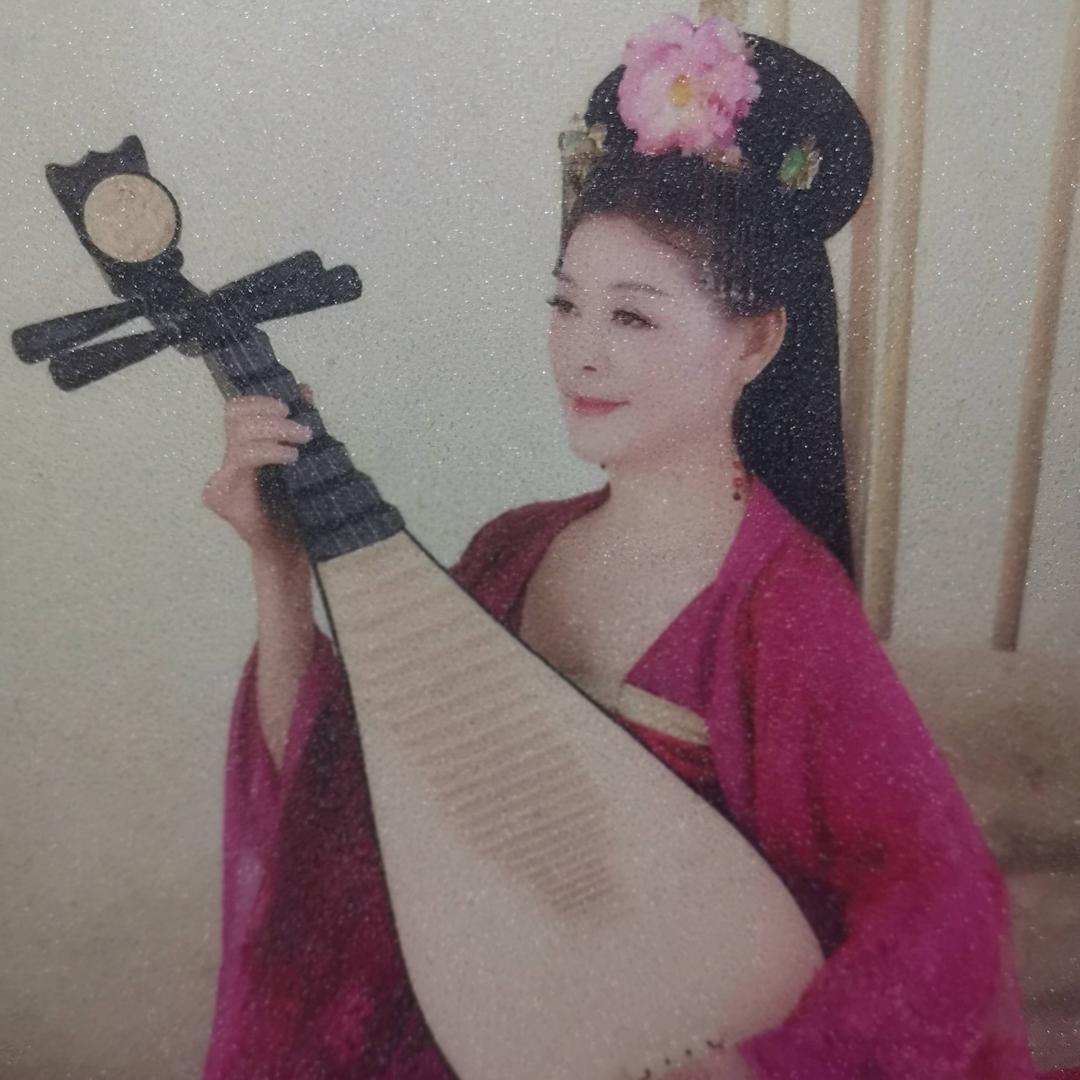 依舞翩翩