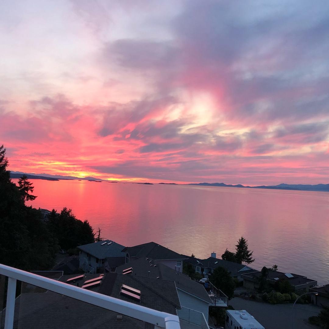 飞机场的普通朋友