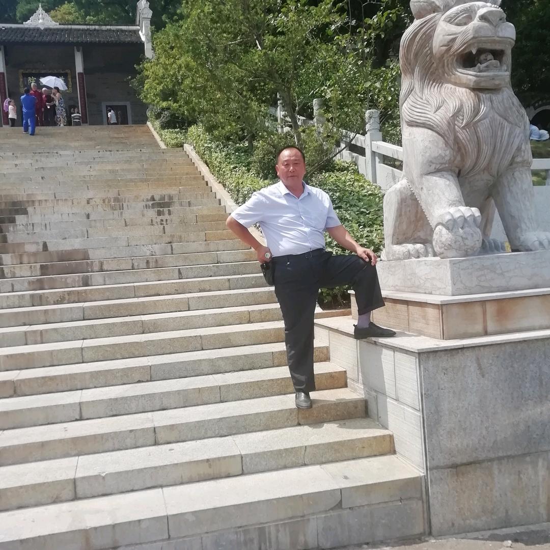 幸福是劳动唤来的（自己双手）