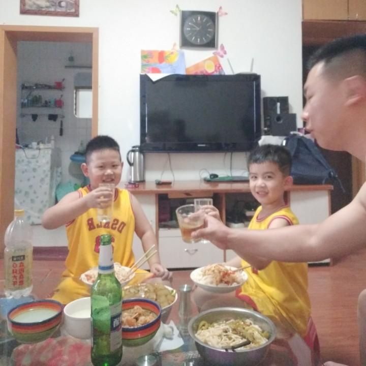 你看哈都是吃货
