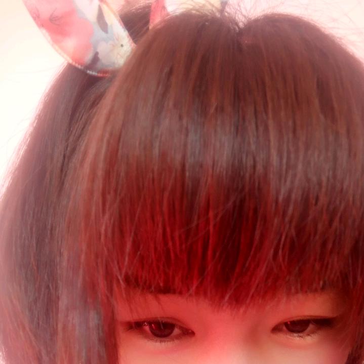 短发的你