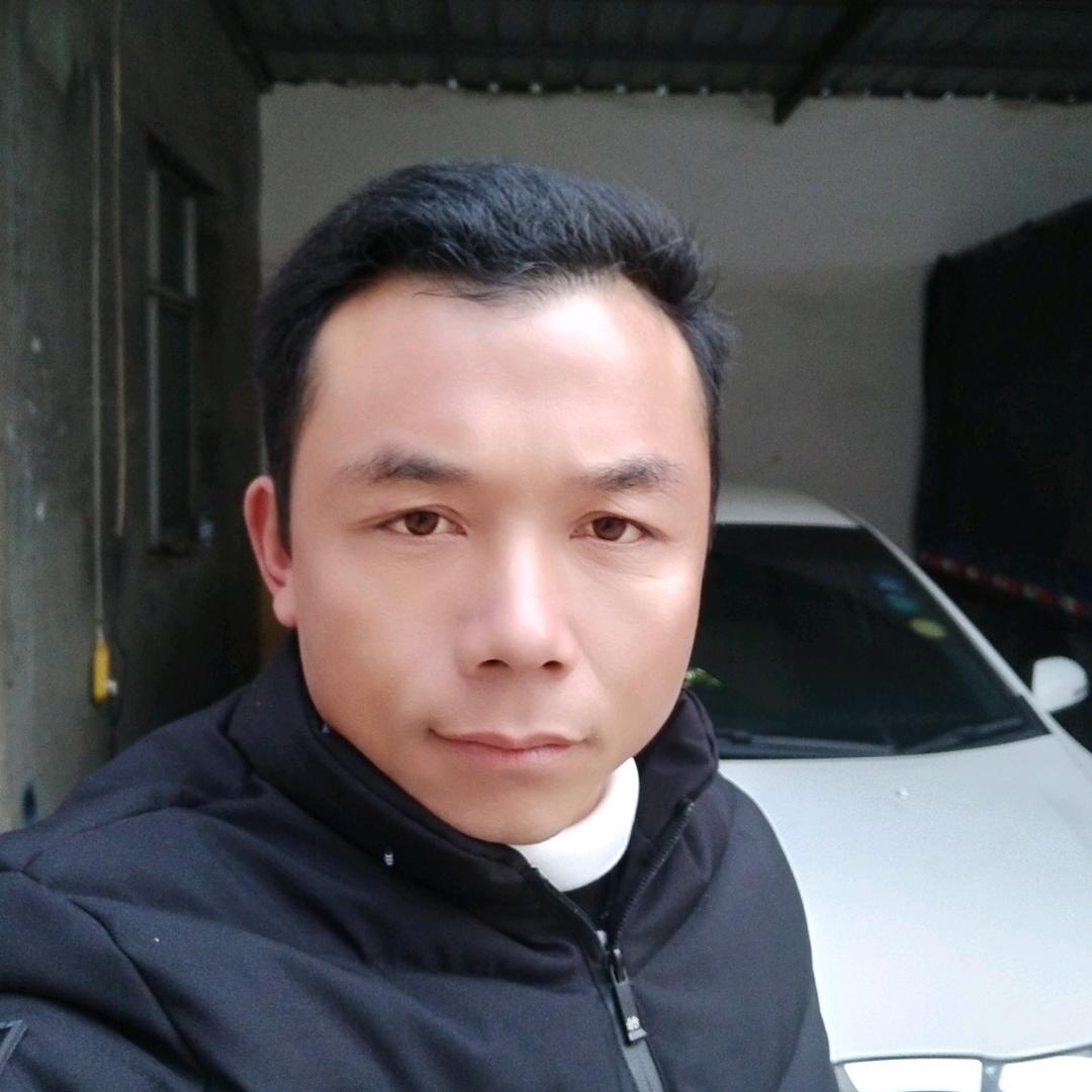 苹 果     余国周