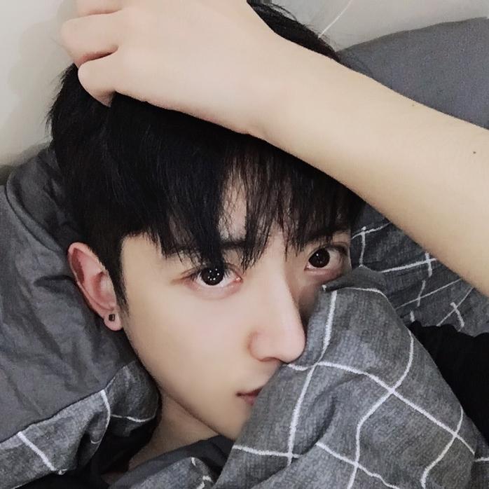李进Leee