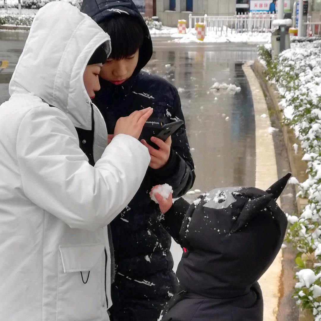 德尔家居移门.地板.龙姐