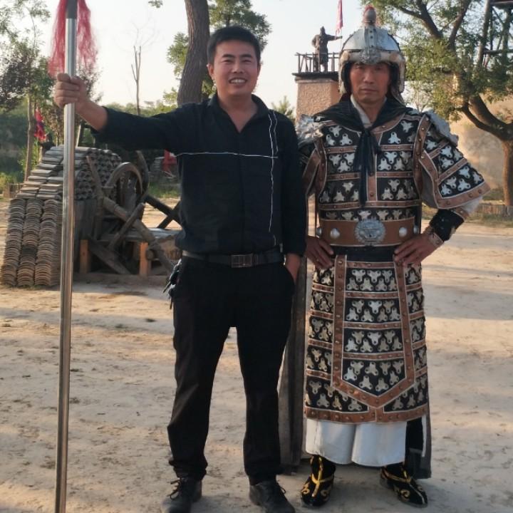 兴平市来撸串火锅店