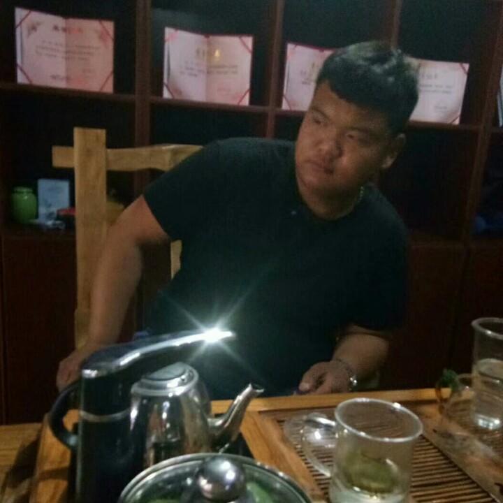 李少，