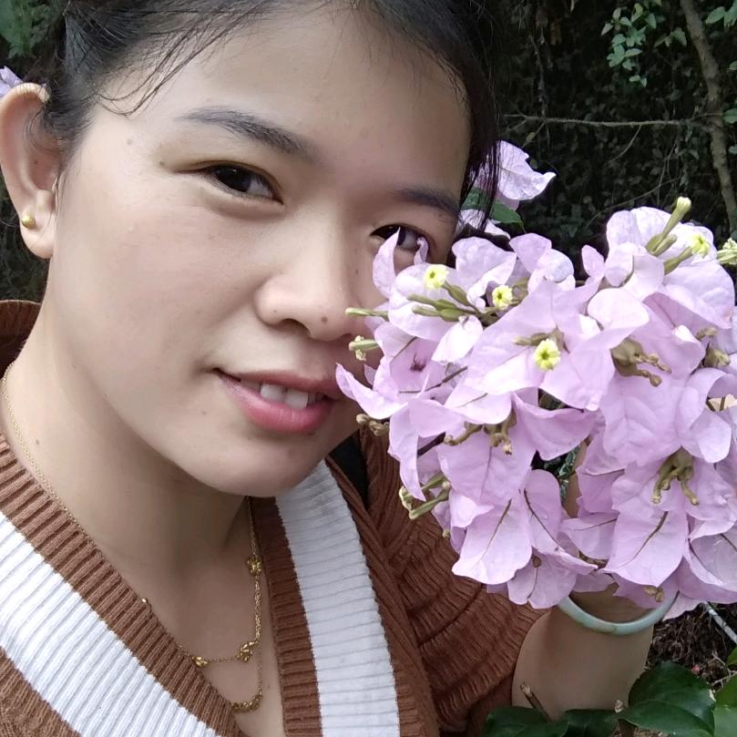 带刺的玫瑰  （关必回）