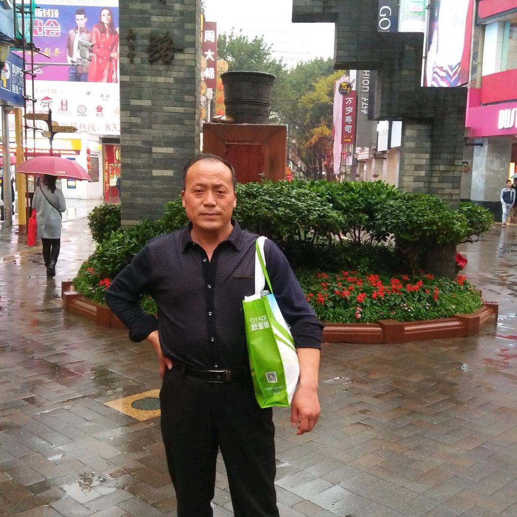 名振天下衣柜门窗配件
