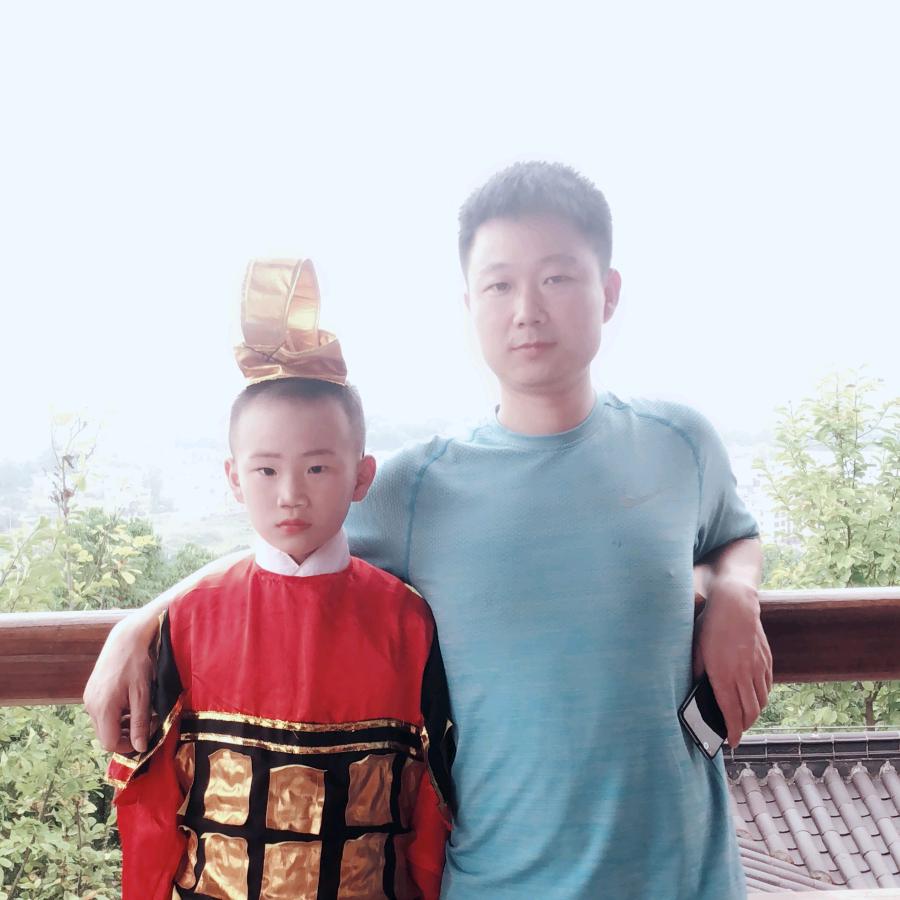 强壮的蚂蚁