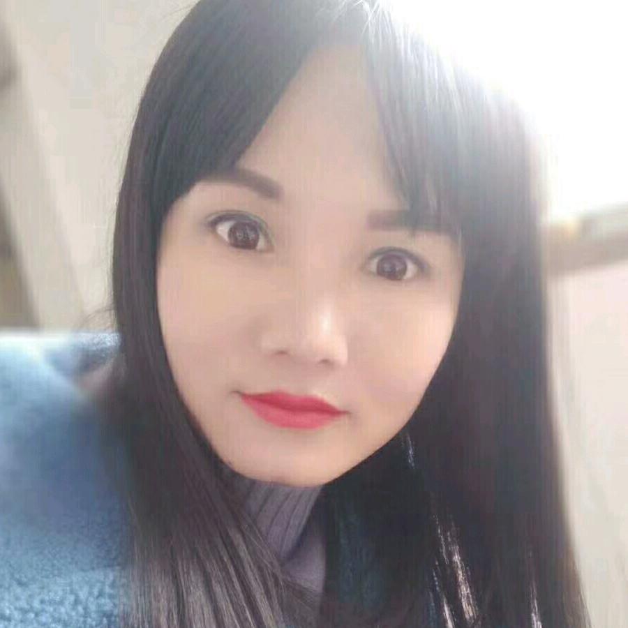 爱臭美的小妇人