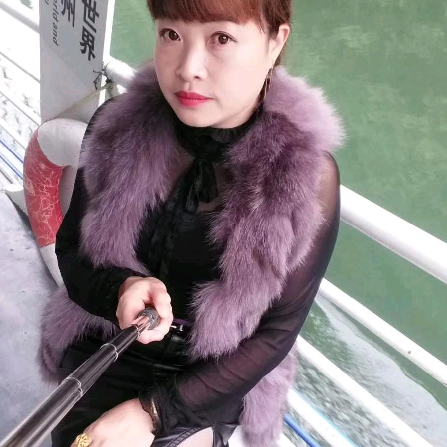 平淡🎤💃爱唱歌