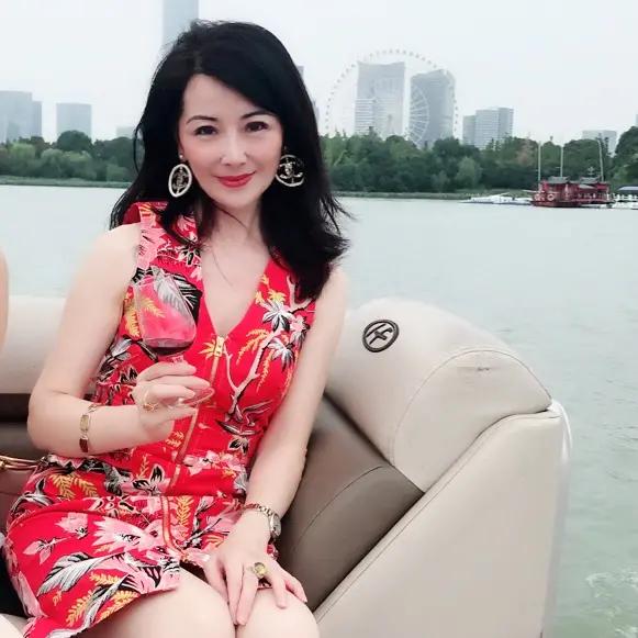 美酒女神