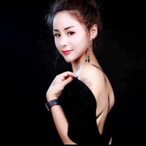 杂货店老板娘