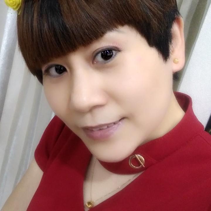 青青（靓莲女装专柜）