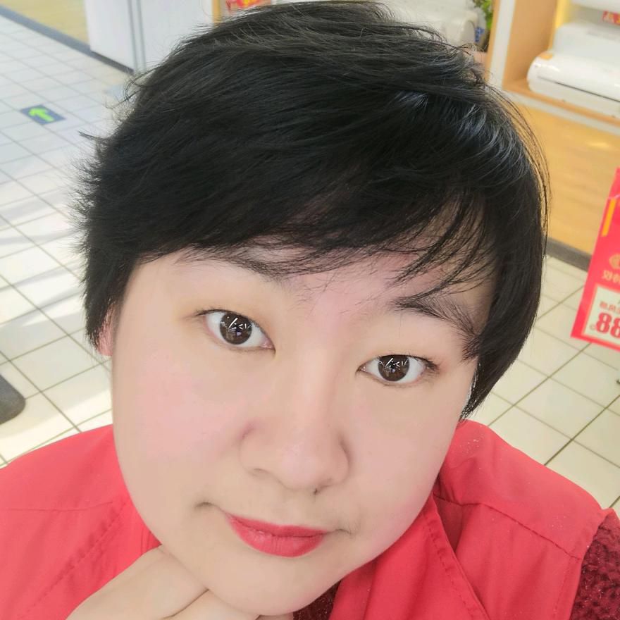 月牙小眼睛一点点