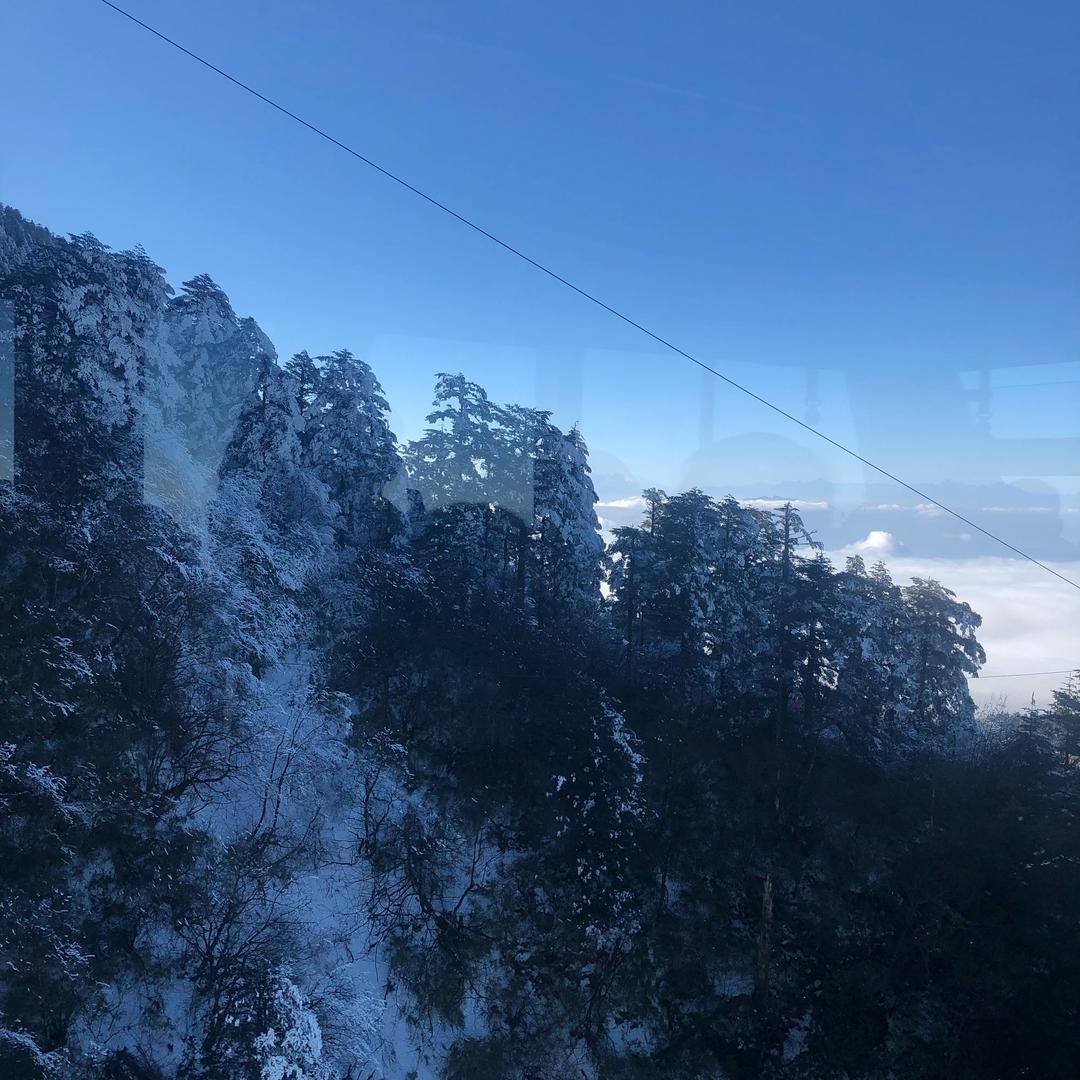 满是留恋
