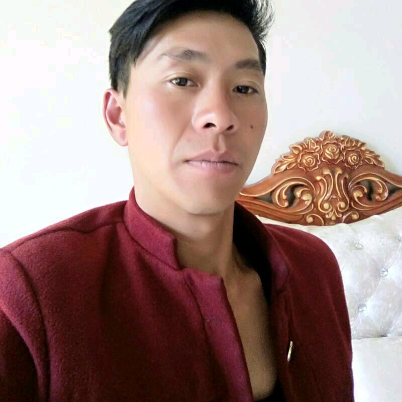 华仔 .  .  . .