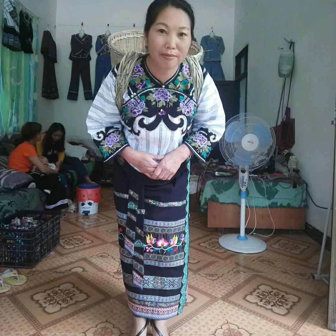 布依名族服装