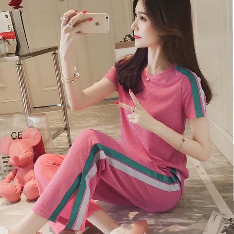 喜欢深夜的风～清晨的空气🌹