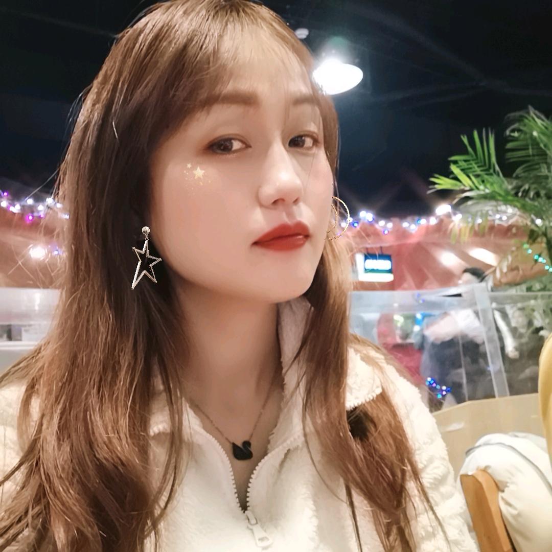 张闹闹