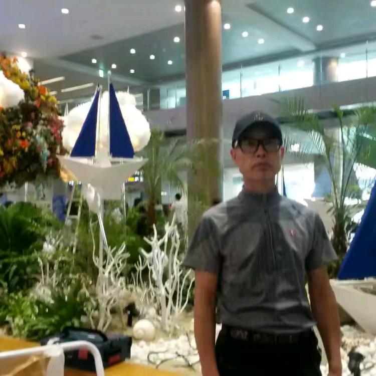 韩国金属装潢朴秉俊