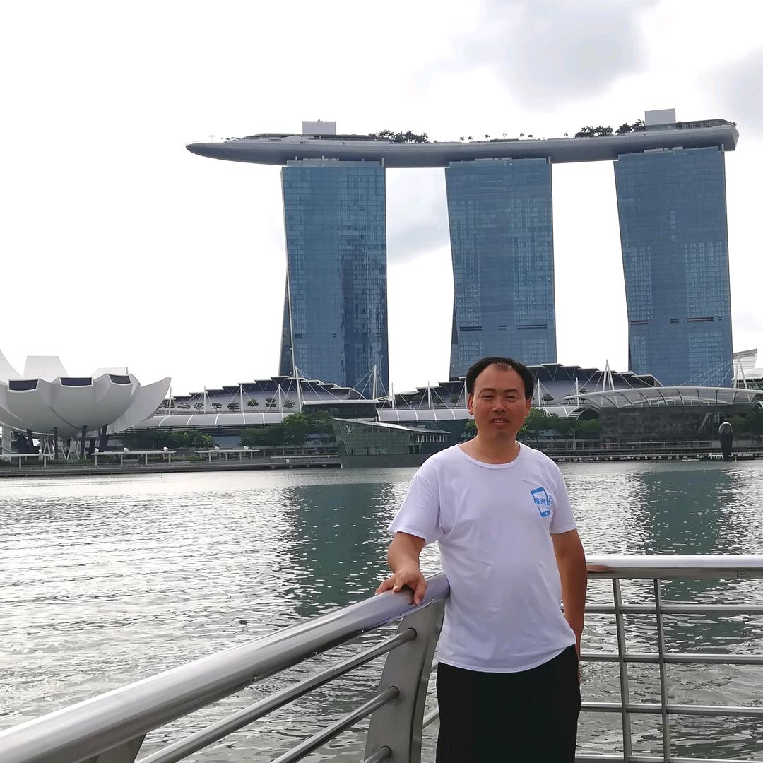 罗松华，广告人（谢绝私聊）