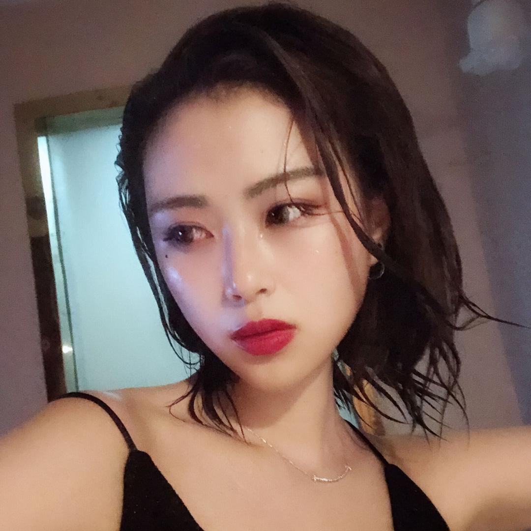 不爱笑姐姐