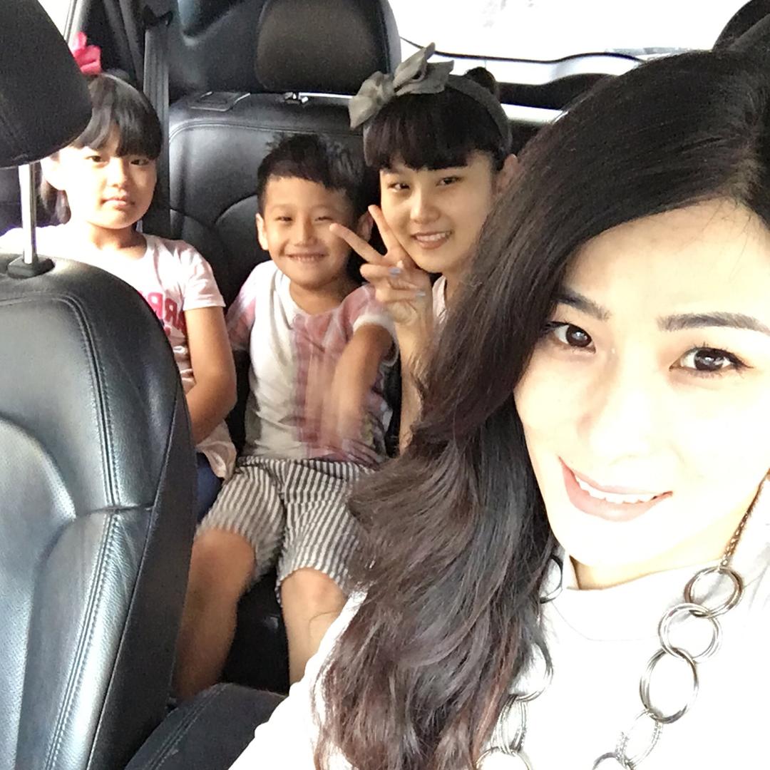 仨孩子滴妈