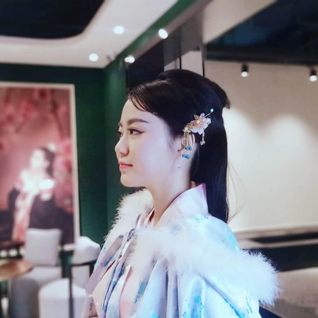 我是罗小琳