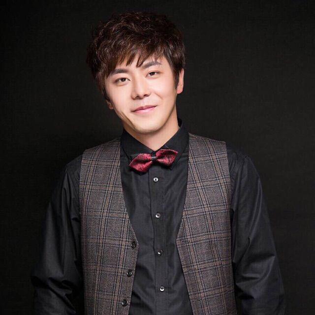 延吉现代装饰
