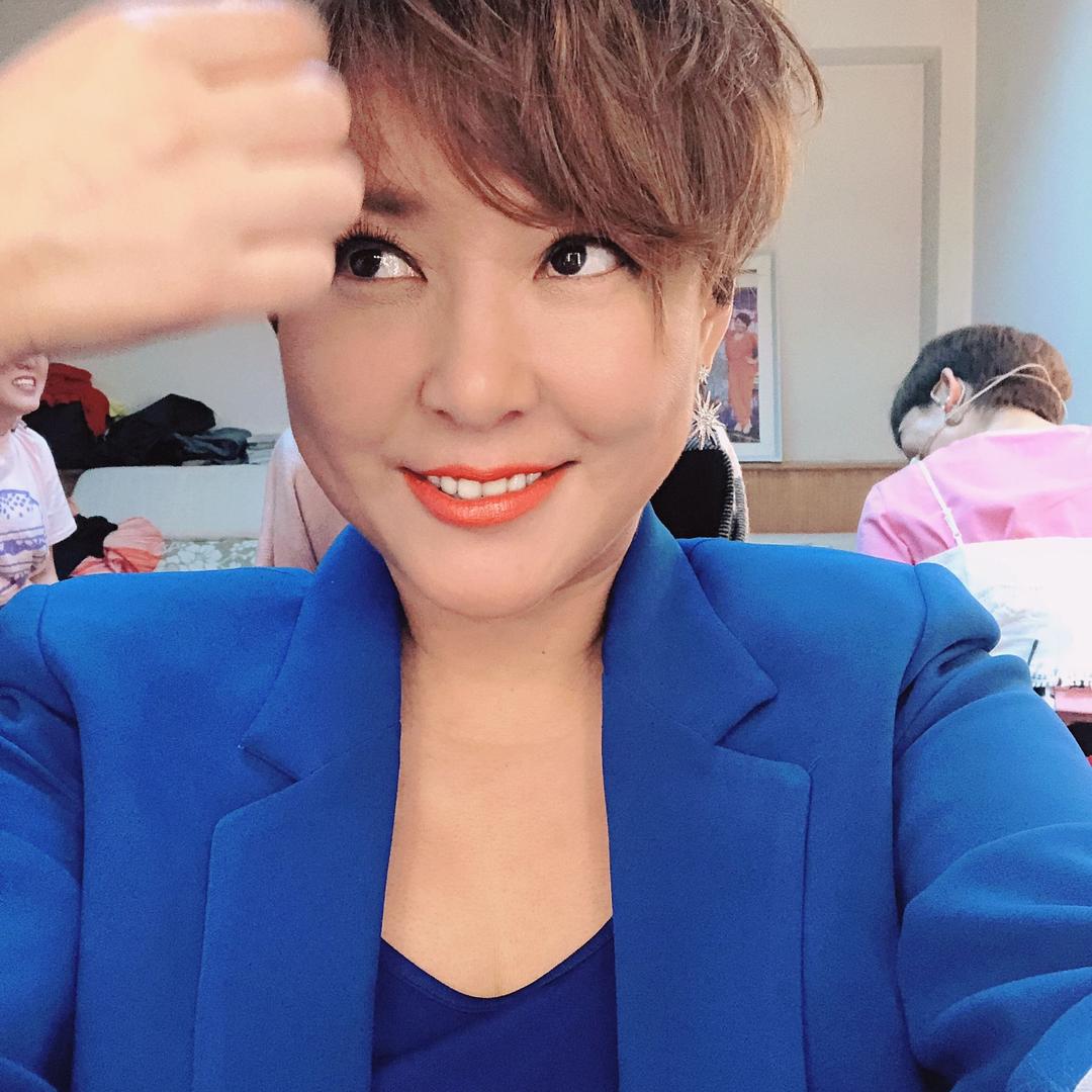 主持人李静@抖音