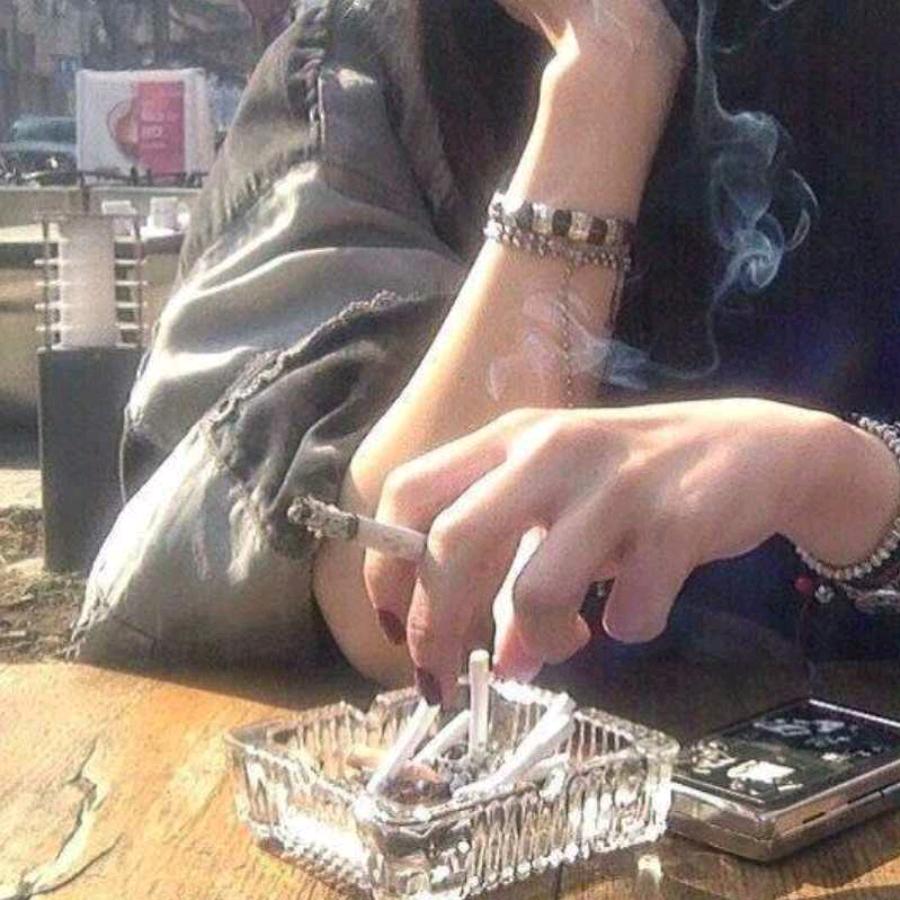 日子不好过老闯红灯