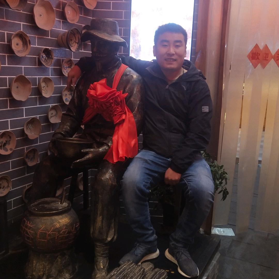 骑着羊儿去放狼